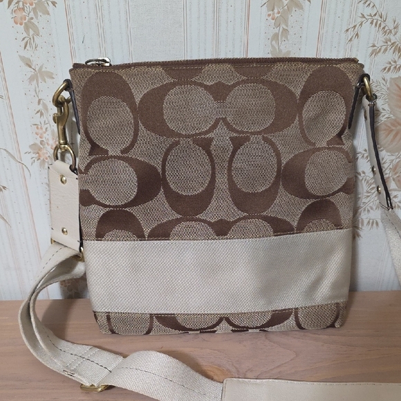 Coach Vintage Brown and Cream Crossbody Bag - Picture 4 of 7